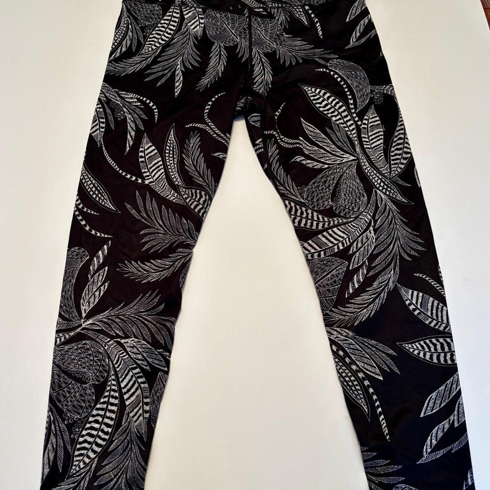 JOYLAB Tropical Leaf Print Leggings XL | Black & White High Rise Athleisure Y2K